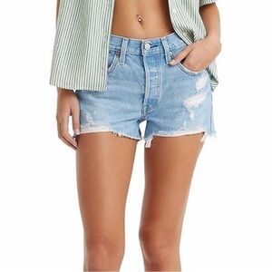 NWOT Levi’s 501 High Rise Distressed Denim Shorts W28